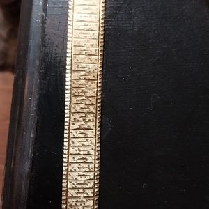 18k solid gold 7.75 in. 125 grams Italian made.